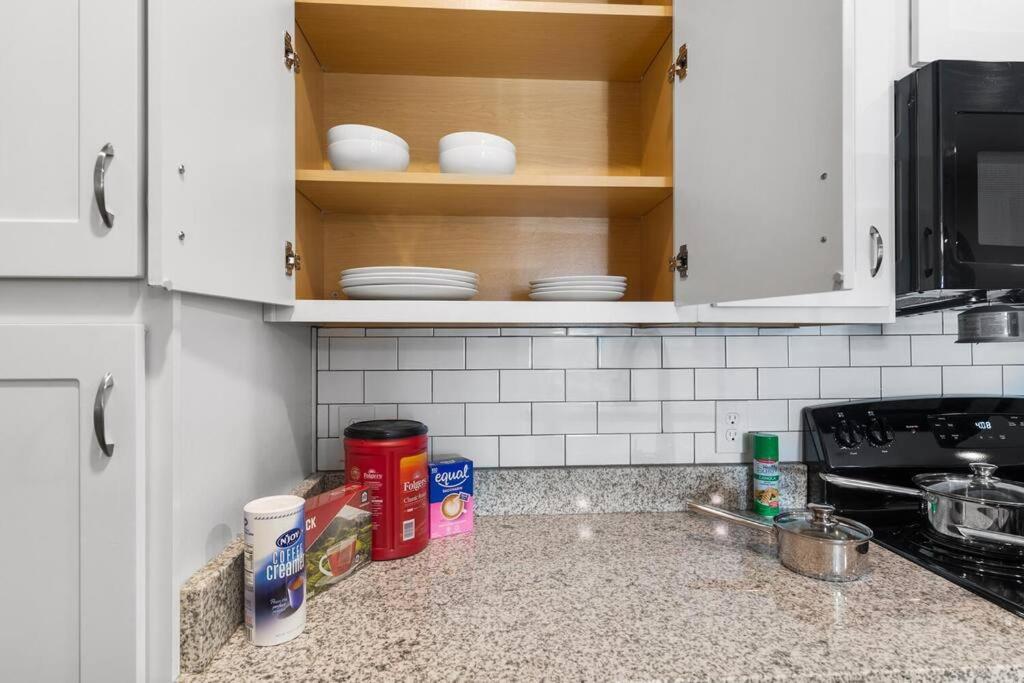 Elegant 1Br/1Ba Condo With Pool, Gym And Laundry Melbourne Bagian luar foto