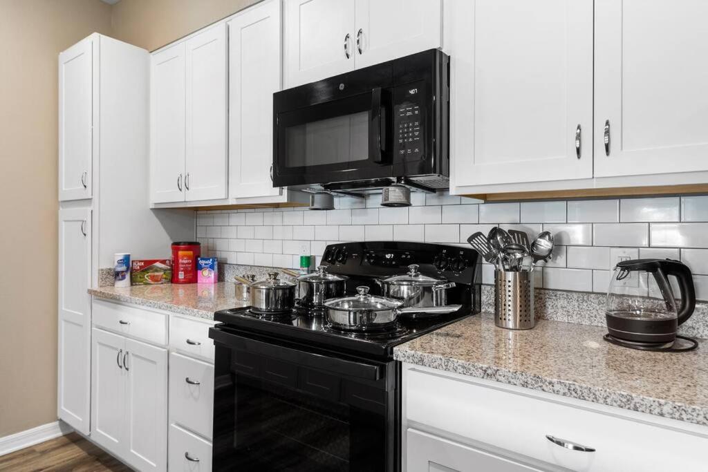 Elegant 1Br/1Ba Condo With Pool, Gym And Laundry Melbourne Bagian luar foto