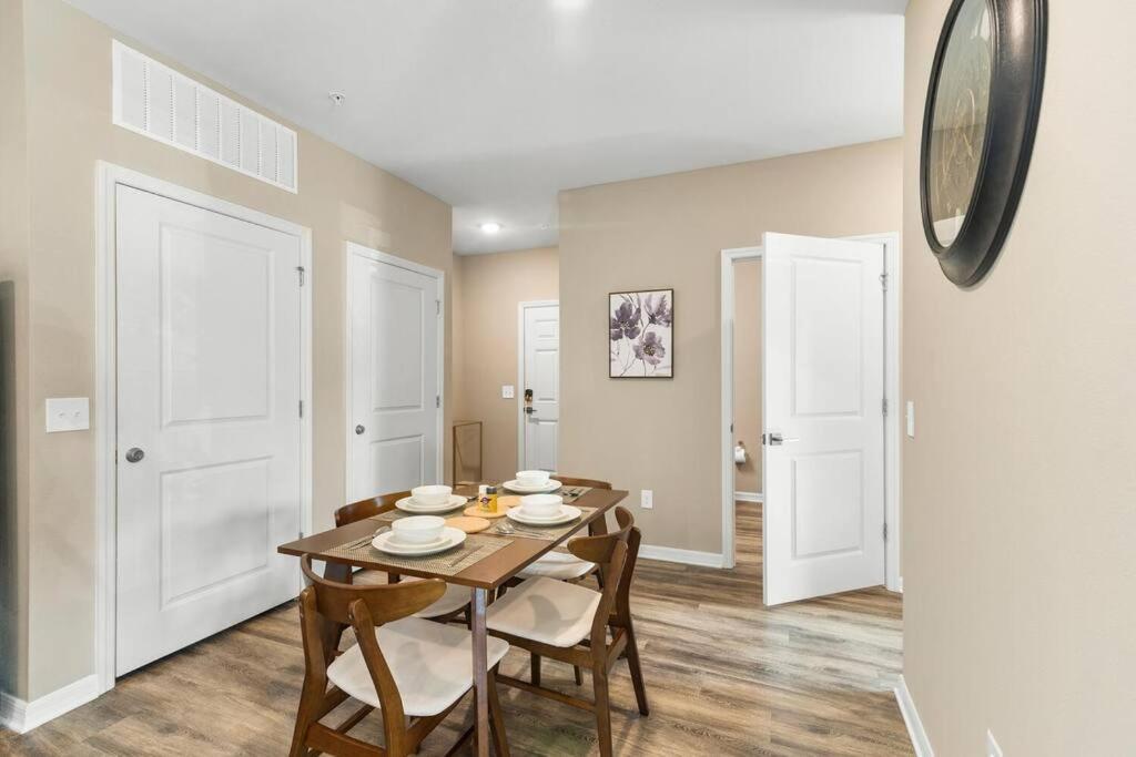 Elegant 1Br/1Ba Condo With Pool, Gym And Laundry Melbourne Bagian luar foto