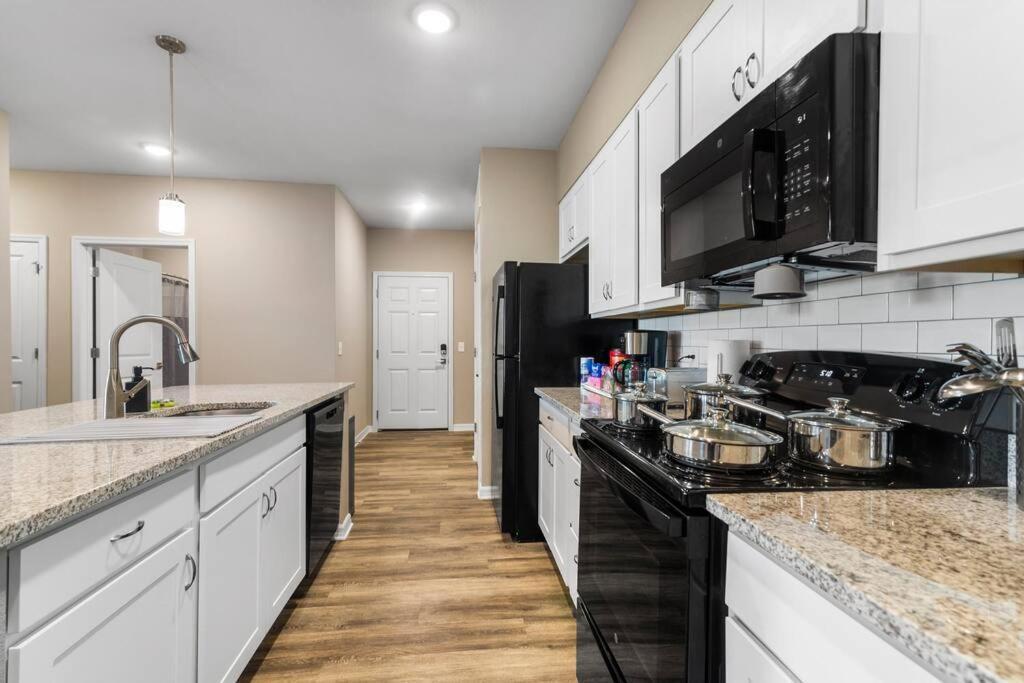 Elegant 1Br/1Ba Condo With Pool, Gym And Laundry Melbourne Bagian luar foto