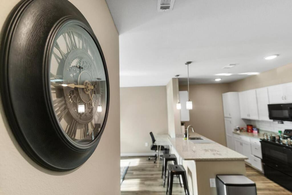 Elegant 1Br/1Ba Condo With Pool, Gym And Laundry Melbourne Bagian luar foto