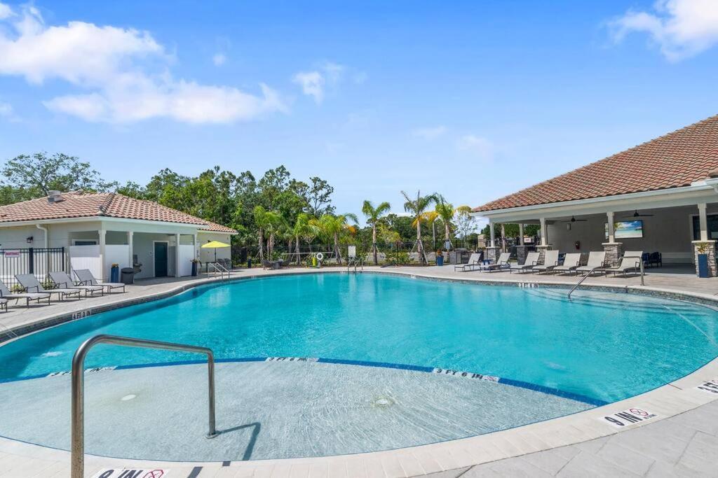 Elegant 1Br/1Ba Condo With Pool, Gym And Laundry Melbourne Bagian luar foto