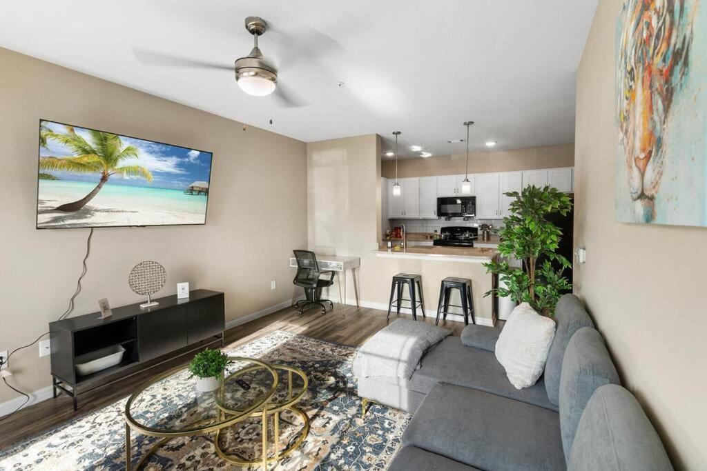 Elegant 1Br/1Ba Condo With Pool, Gym And Laundry Melbourne Bagian luar foto