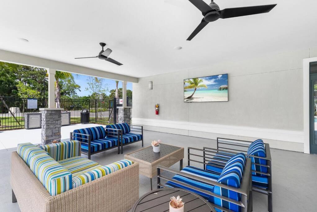 Elegant 1Br/1Ba Condo With Pool, Gym And Laundry Melbourne Bagian luar foto
