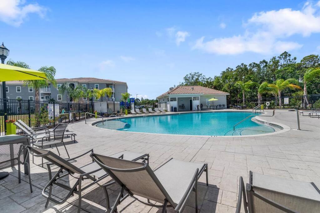 Elegant 1Br/1Ba Condo With Pool, Gym And Laundry Melbourne Bagian luar foto
